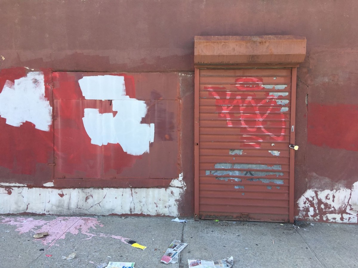 Roller Shutter Door Needing Maintenance_89926290